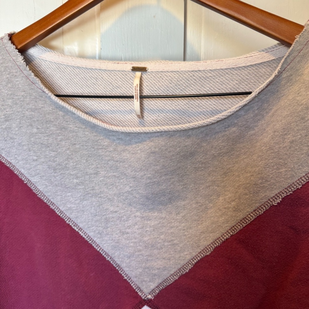 Free People Montauk Colorblock Pullover XS Berry Ivory Raw Hem Sweatshirt NWOT - Picture 5 of 15